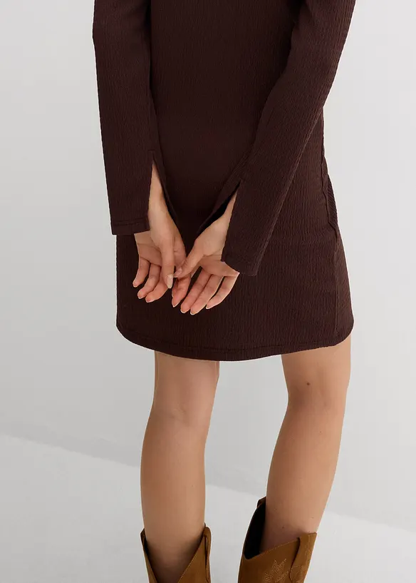 Robe à col Bardot en crêpe gaufré, bonprix