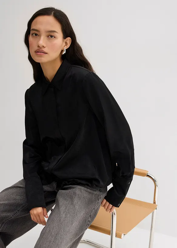 Chemisier en satin de viscose mélangée, bonprix