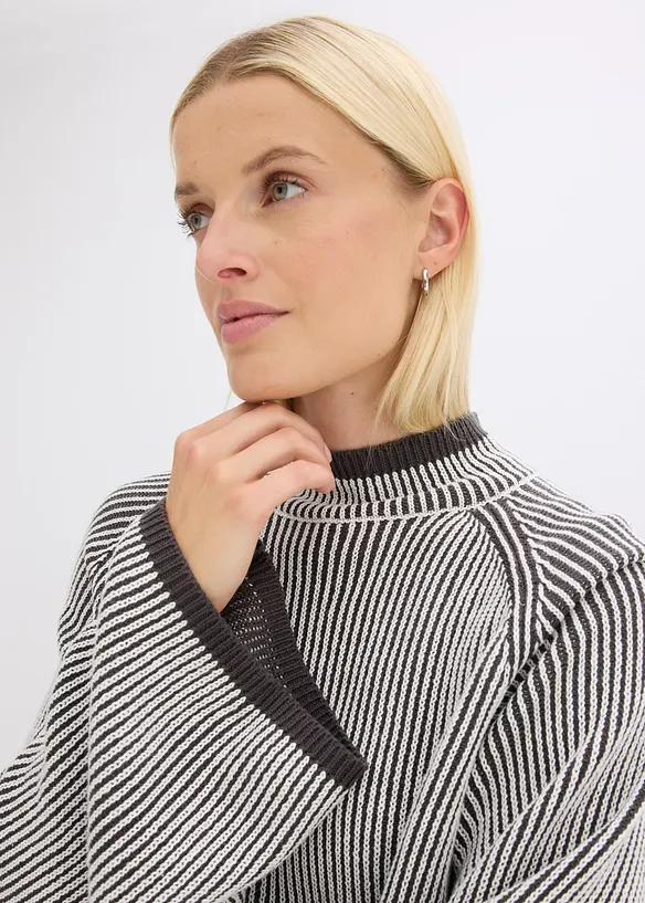 Pull oversize à col montant, bonprix