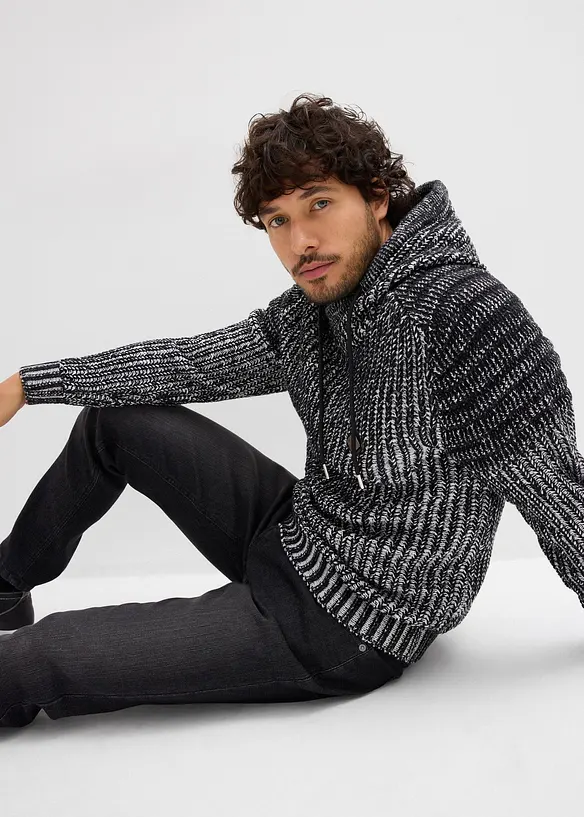 Pull en grosse maille à capuche et détails motard, bonprix