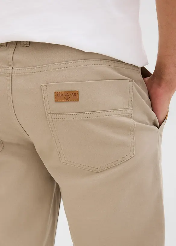 Bermuda long avec poches plaquées, Regular Fit, bonprix