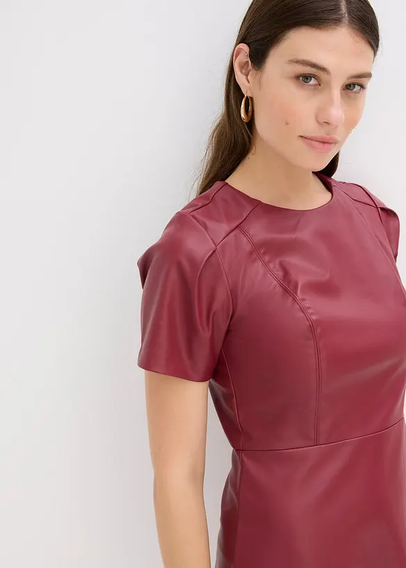 Robe courte enduite, bonprix