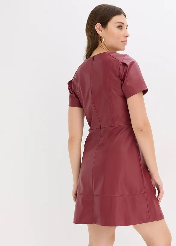 Robe courte enduite, bonprix