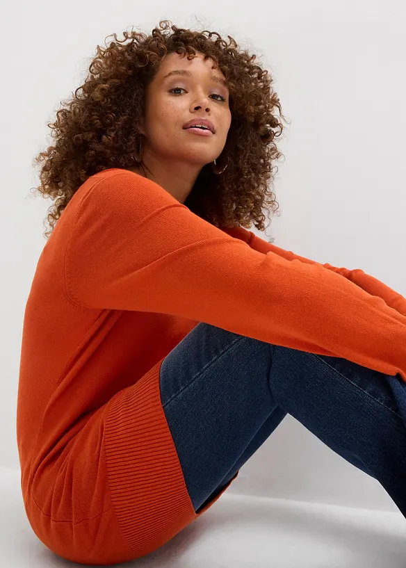 Pull long basique à col V, bonprix