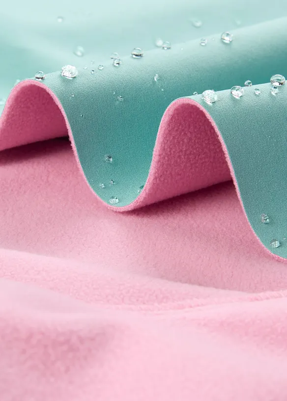 Veste softshell imperméable à capuche, bonprix