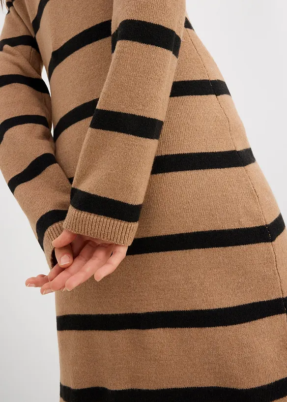 Robe près du corps en maille, bonprix