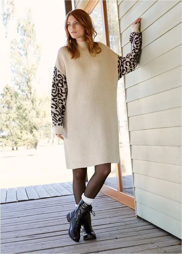 Robe en maille oversize avec motif léopard, bonprix