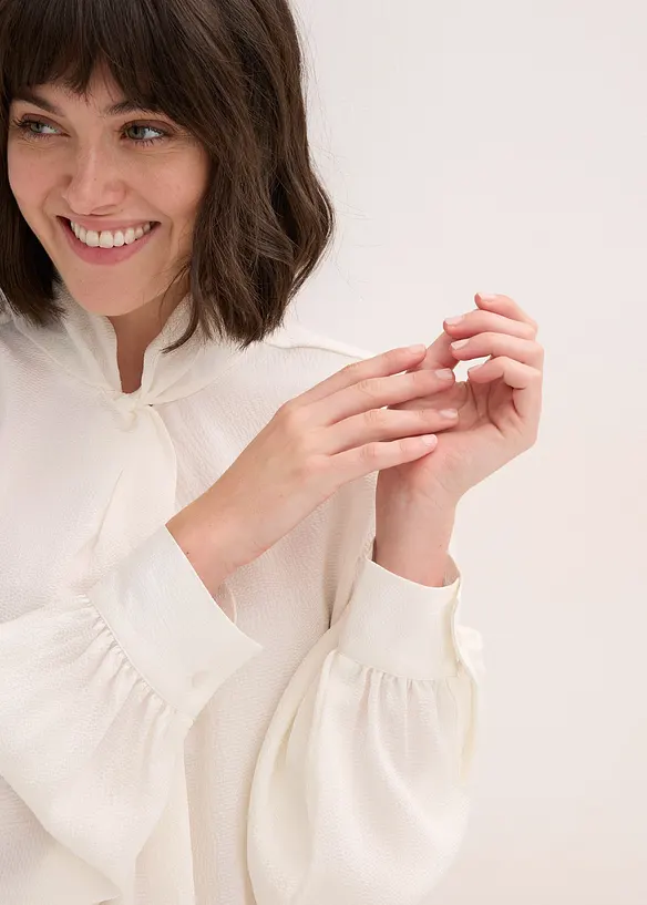 Blouse fluide en satin, bonprix