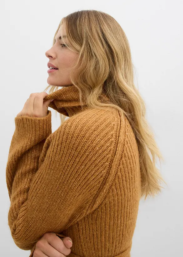 Robe courte en maille côtelée à col roulé, bonprix