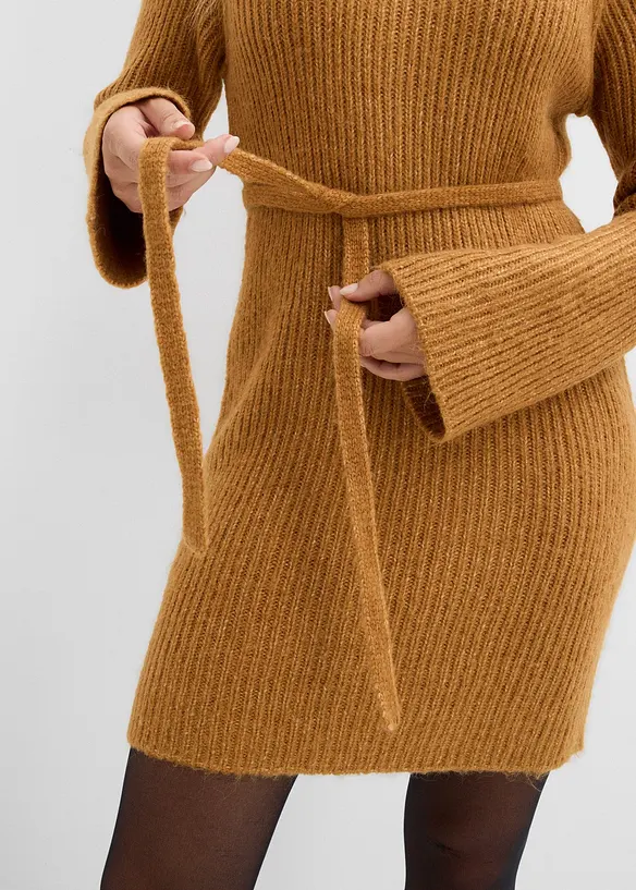 Robe courte en maille côtelée à col roulé, bonprix