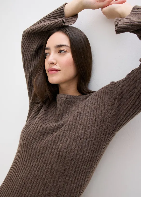 Robe pull longue avec fente, bonprix