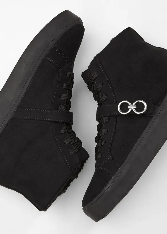 Boots fourrées à lacets, bonprix