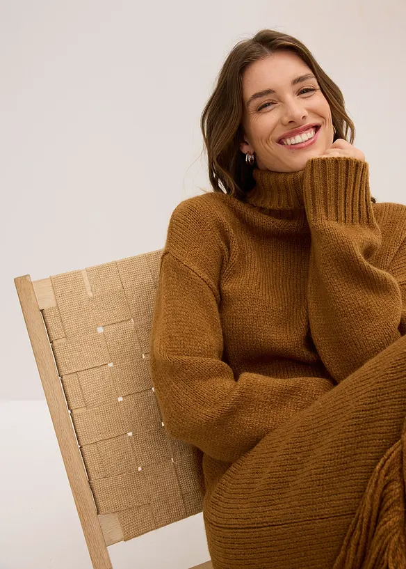 Robe en maille avec franges à la base, bonprix