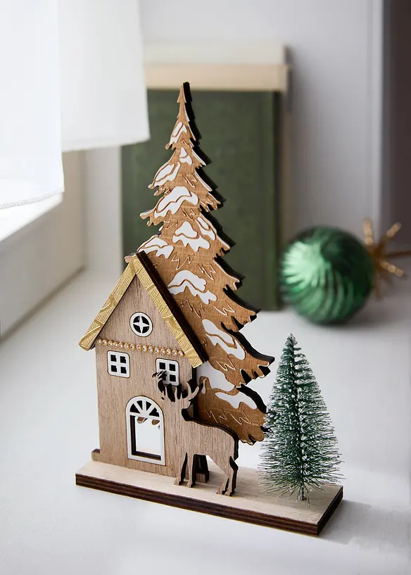 Maison en bois avec sapins, bonprix