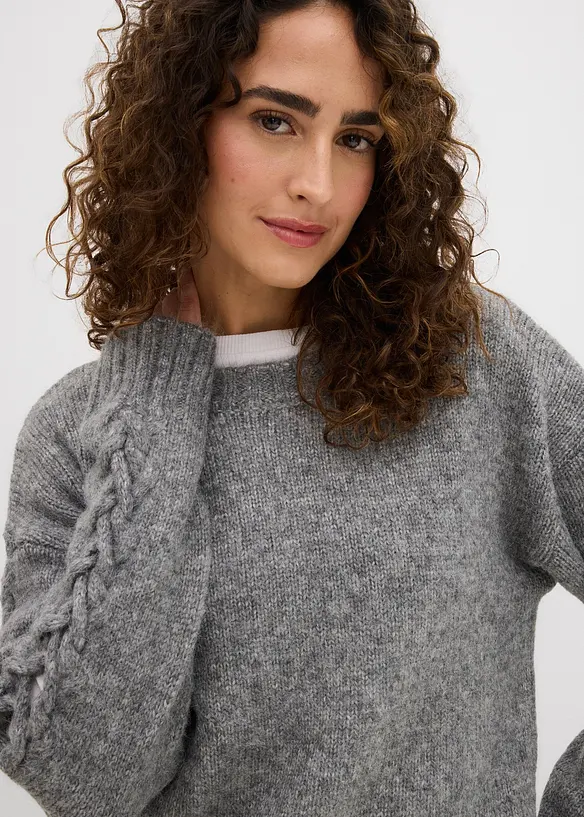 Pull boxy avec motif tressé sur les manches, bonprix