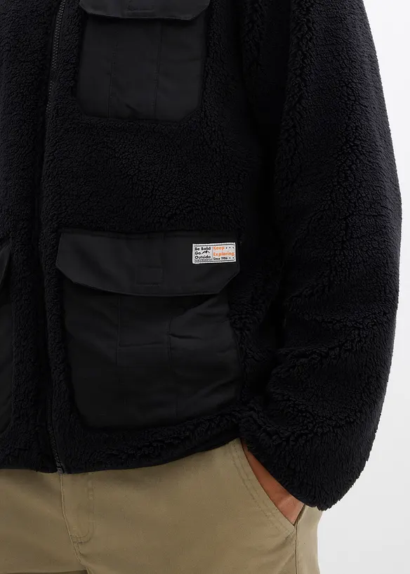 Veste en sherpa à poches pratiques et détails sportifs, bonprix