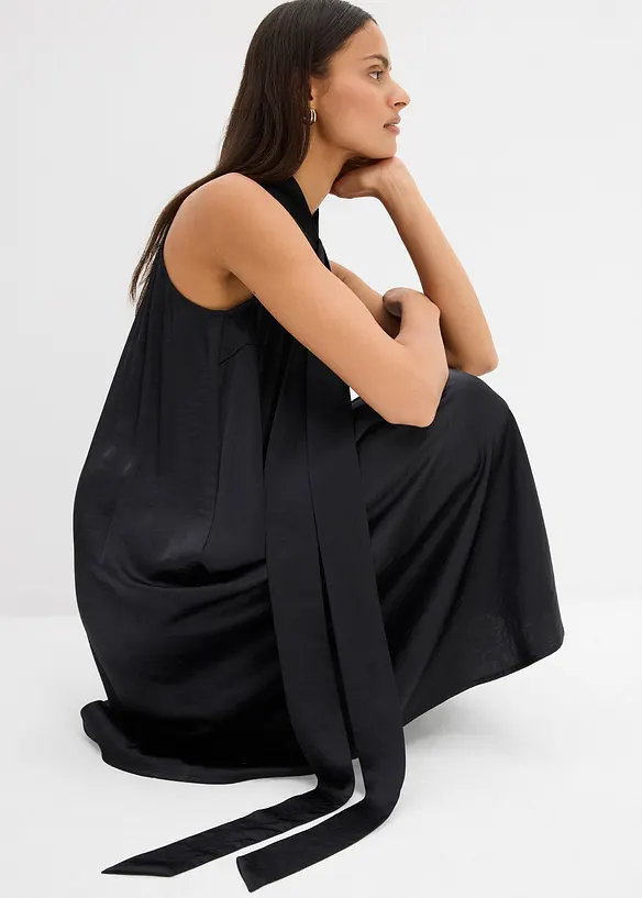 Robe courte en satin de viscose mélangée, bonprix