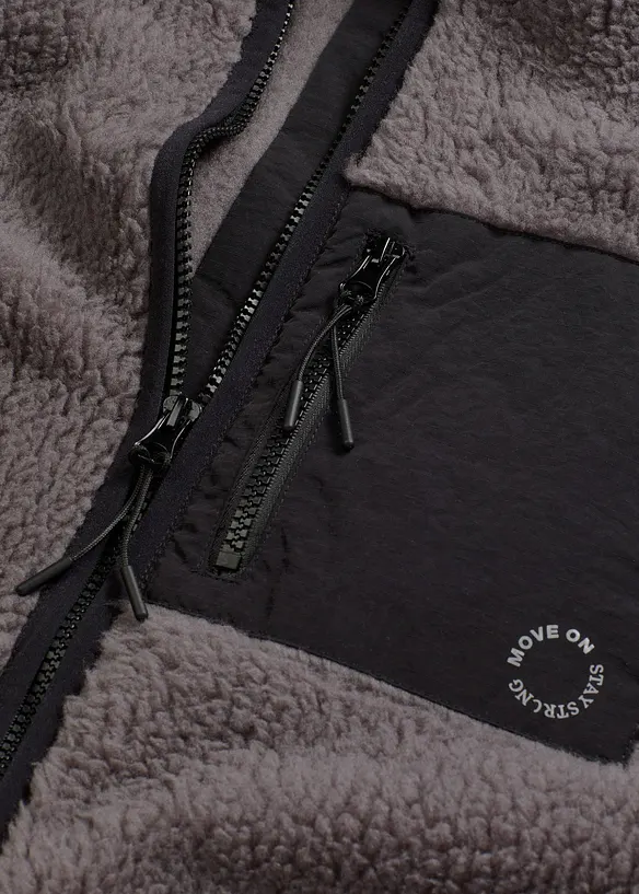 Veste de sport technique et oversize en polaire, bonprix