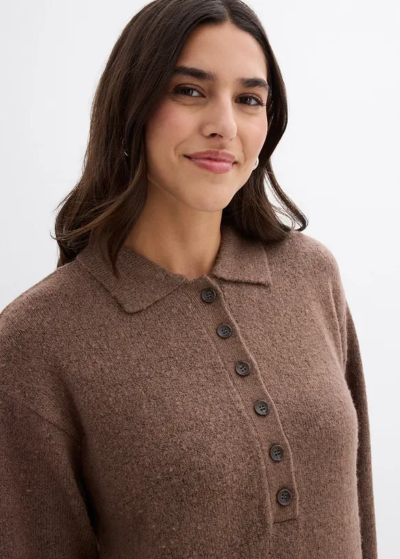 Robe courte en maille avec encolure boutonnée, bonprix