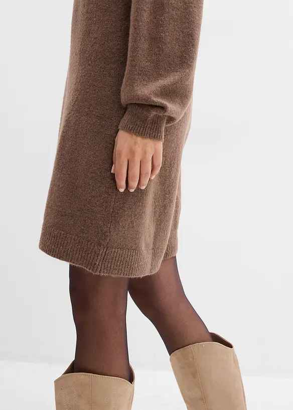 Robe courte en maille avec encolure boutonnée, bonprix