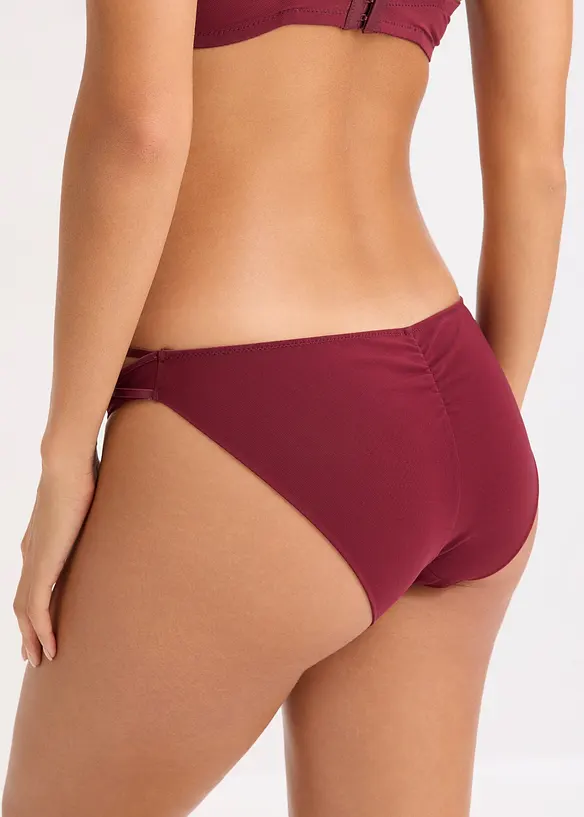 Slip joliment brodé, bonprix