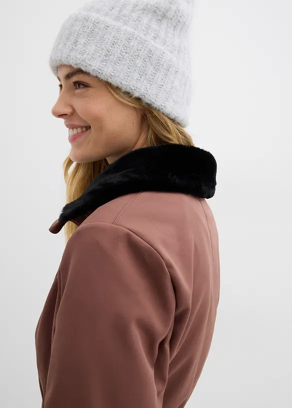 Combinaison de ski rembourr&eacute;e en softshell d&eacute;perlant, bonprix