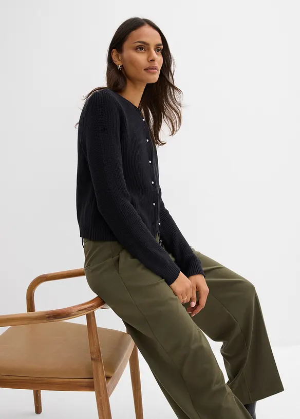 Gilet en maille avec boutons décoratifs, bonprix