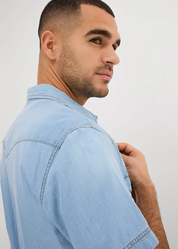 Chemise manches courtes slim en jean, 100% coton, bonprix