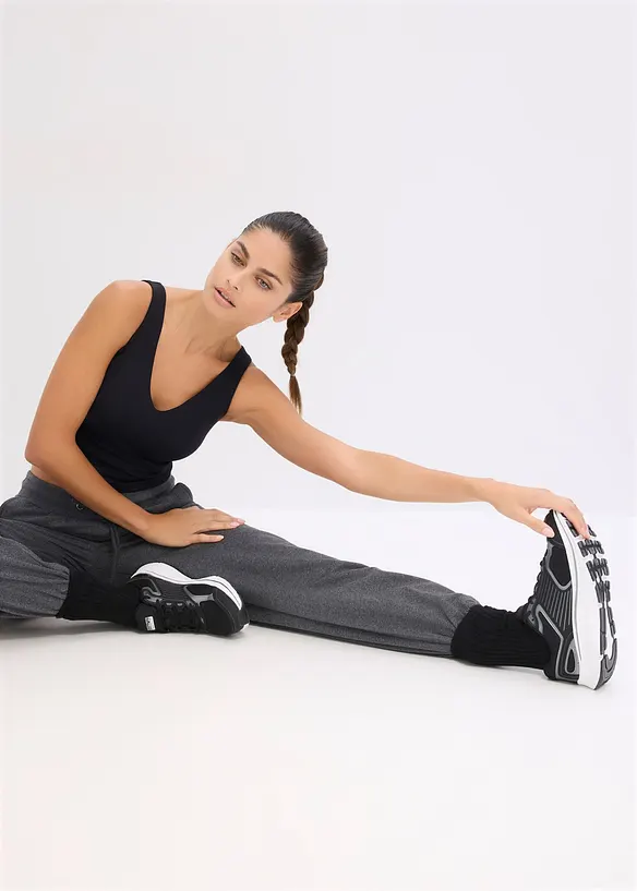 Top de sport avec soutien-gorge int&eacute;gr&eacute;, maintien mod&eacute;r&eacute; et toucher coton, bonprix