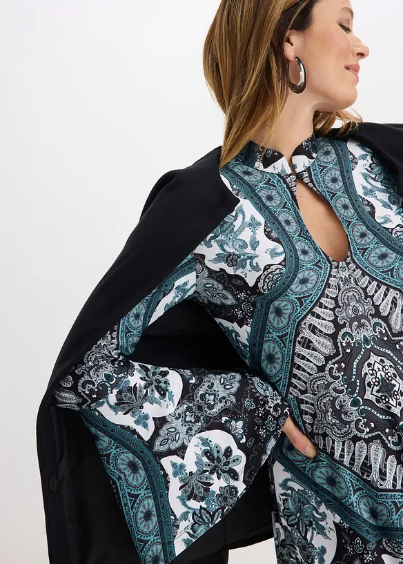 Robe en jersey avec col montant et manches volant&eacute;es, bonprix