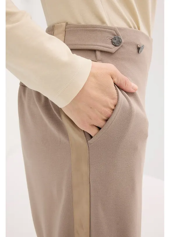 Pantalon en jersey &agrave; patte d&eacute;corative, bonprix