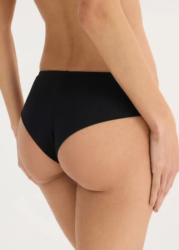 Slip br&eacute;silien en dentelle c&oelig;urs, bonprix