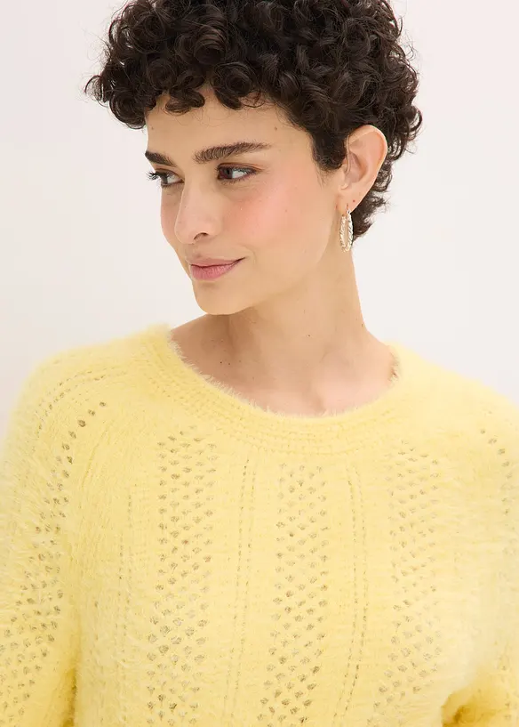 Pull ajour&eacute; en maille poilue, bonprix