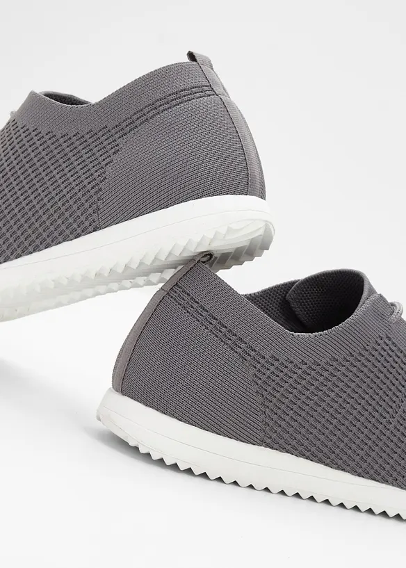 Sneakers confortables en mati&egrave;re souple, bonprix
