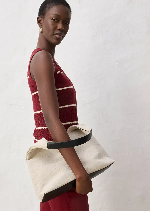 Gilet sans manches en maille ajour&eacute;e avec lin, bonprix