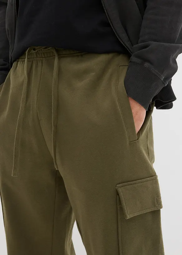 Pantalon de jogging avec poches cargo, loose, bonprix