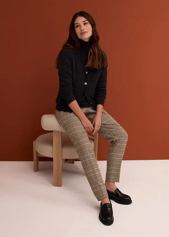 Pull col roul&eacute; basique, bonprix