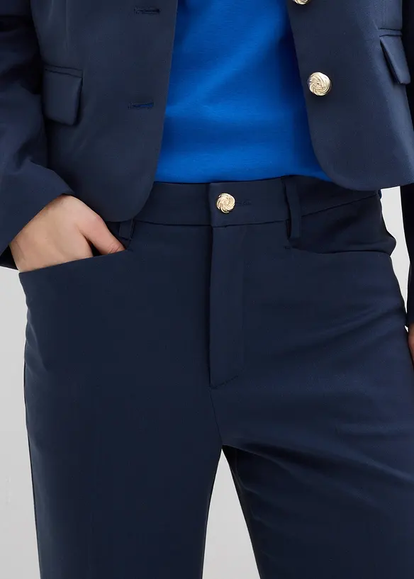 Pantalon 7/8 &eacute;vas&eacute; avec bouton d&eacute;coratif, bonprix