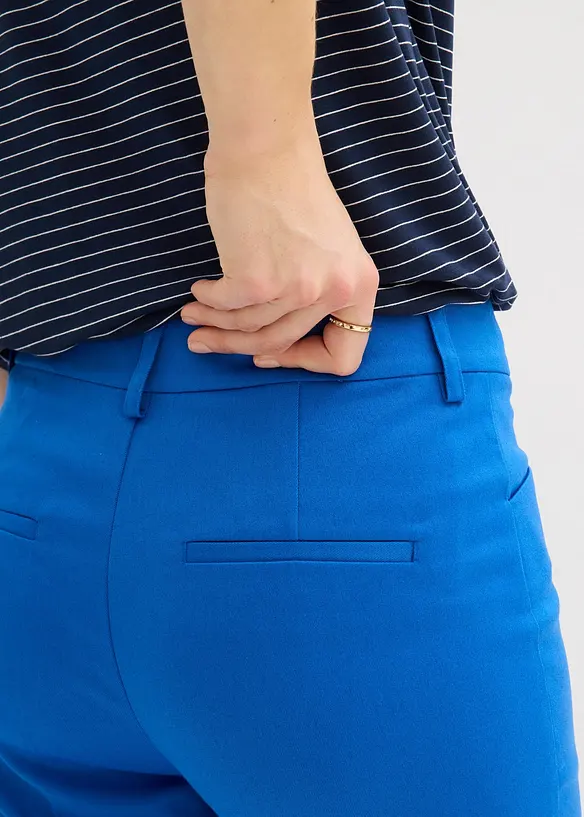 Pantalon 7/8 &eacute;vas&eacute; avec bouton d&eacute;coratif, bonprix