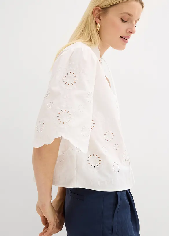 Blouse courte &agrave; broderies anglaises, bonprix