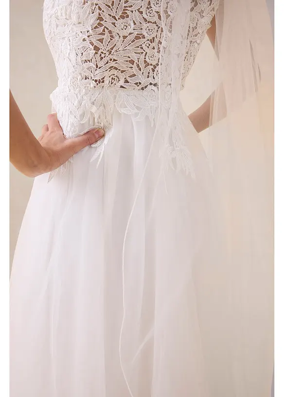 Robe de mari&eacute;e en tulle et dentelle, bonprix
