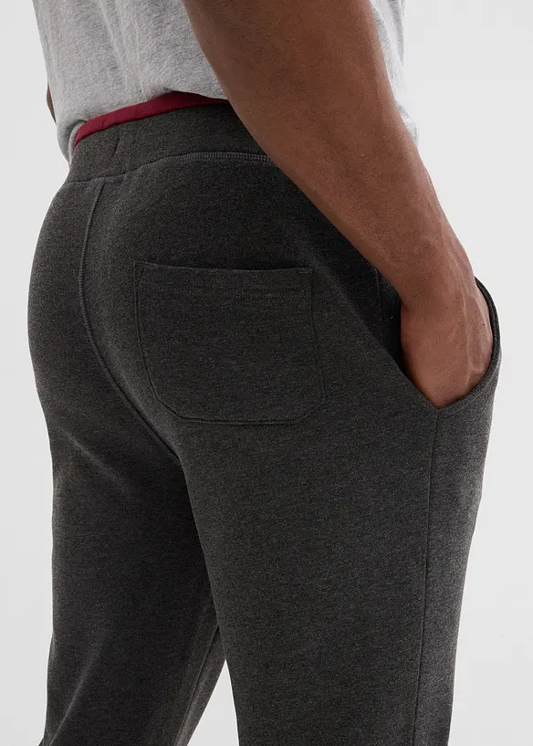 Pantalon de jogging avec d&eacute;tails sportifs, bonprix
