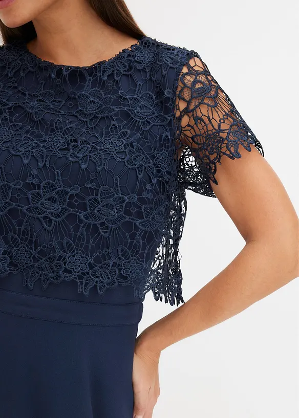 Robe midi avec empi&egrave;cement dentelle, bonprix