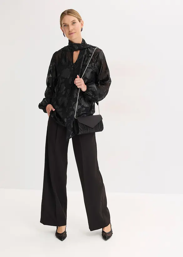 Blouse ample &agrave; broderies, bonprix