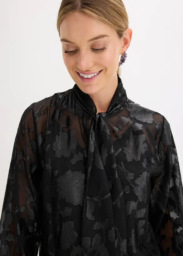 Blouse ample &agrave; broderies, bonprix