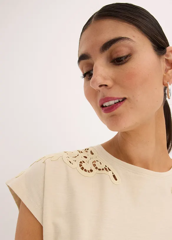 T-shirt avec d&eacute;tails au crochet, bonprix