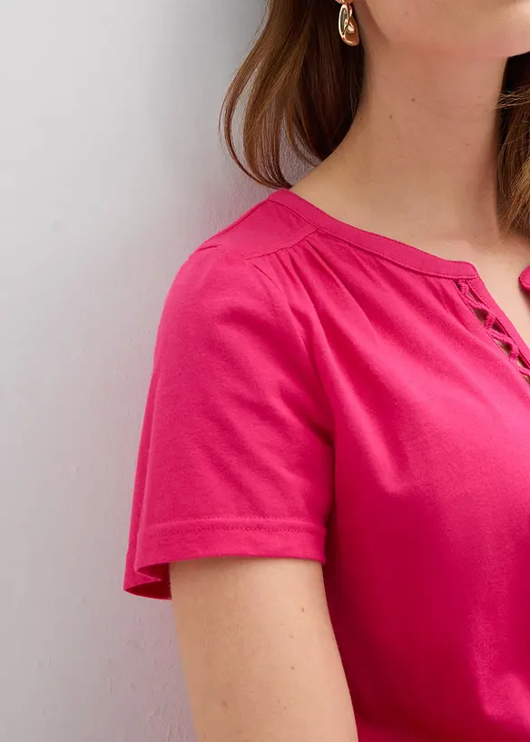 T-shirt &agrave; encolure originale, bonprix