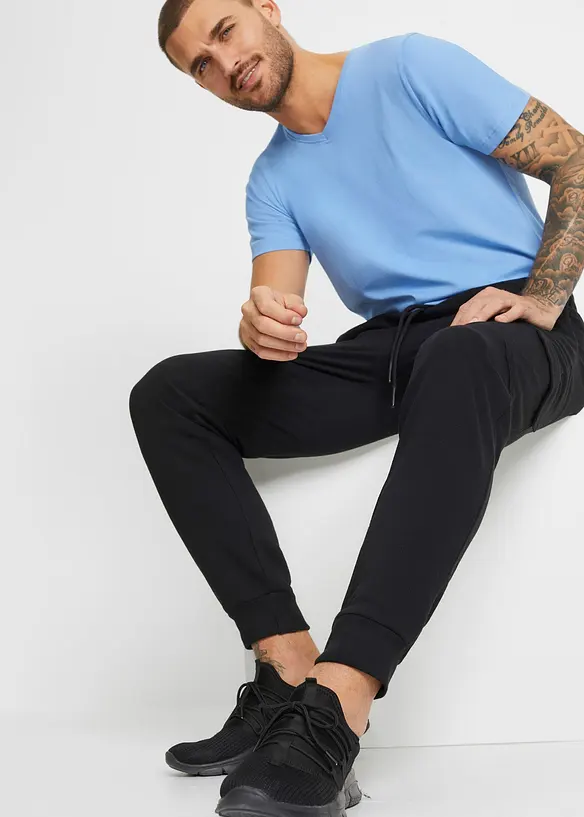 Pantalon de jogging &agrave; poches cargo, bonprix