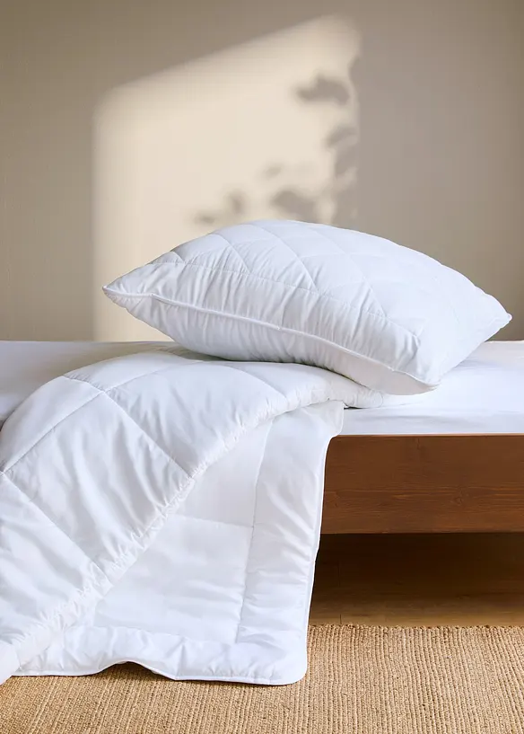 Couette l&eacute;g&egrave;re hypoallerg&eacute;nique, bonprix