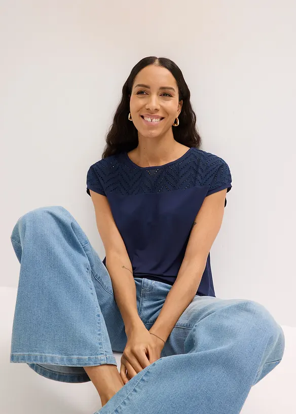 T-shirt en dentelle, en viscose douce, bonprix